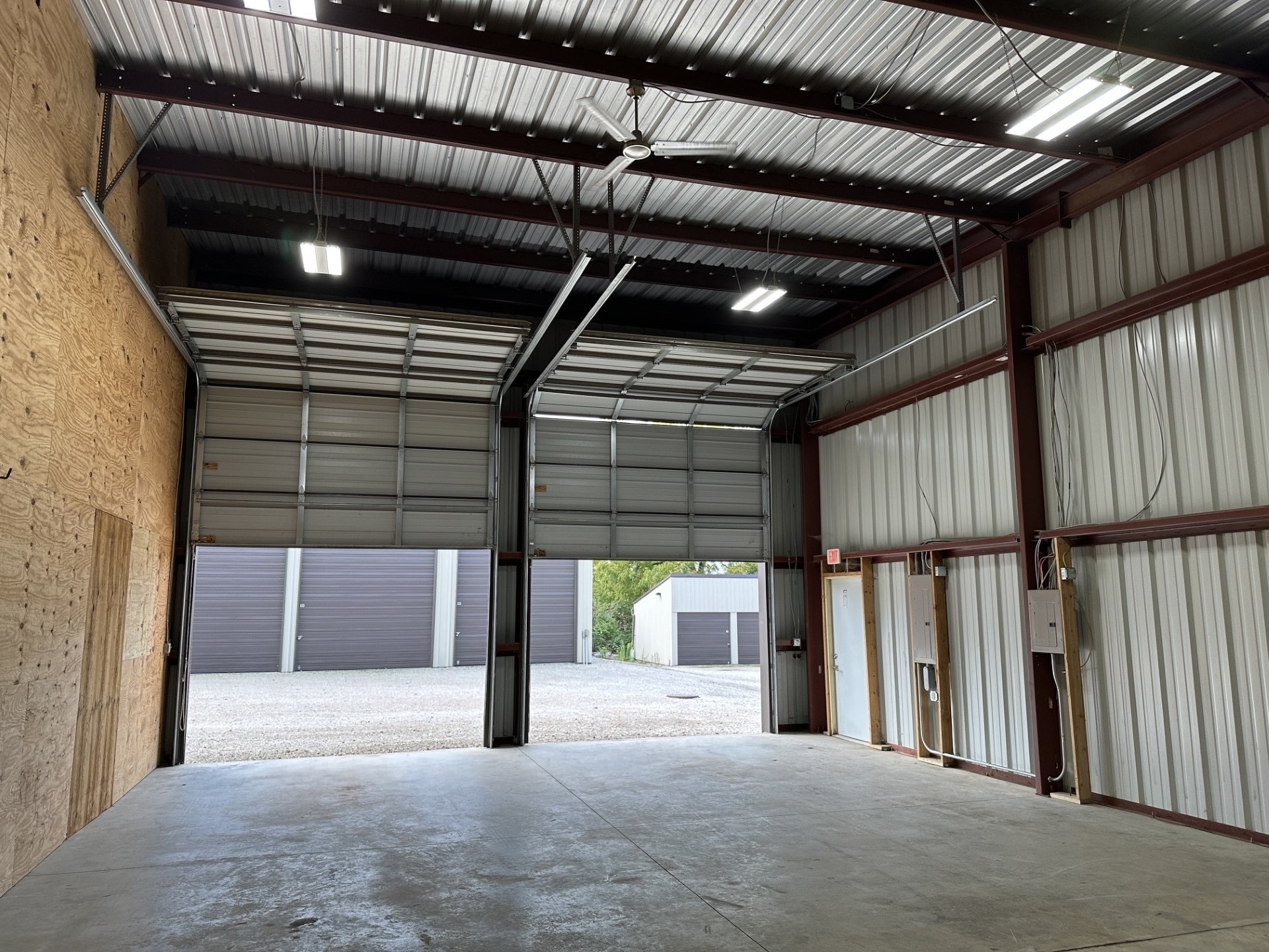 Large oversized RV and boat storage bays